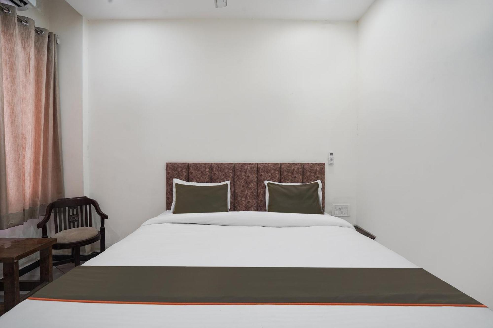 Townhouse Amanaka Formerly Hotel City Pride Rāipur Extérieur photo