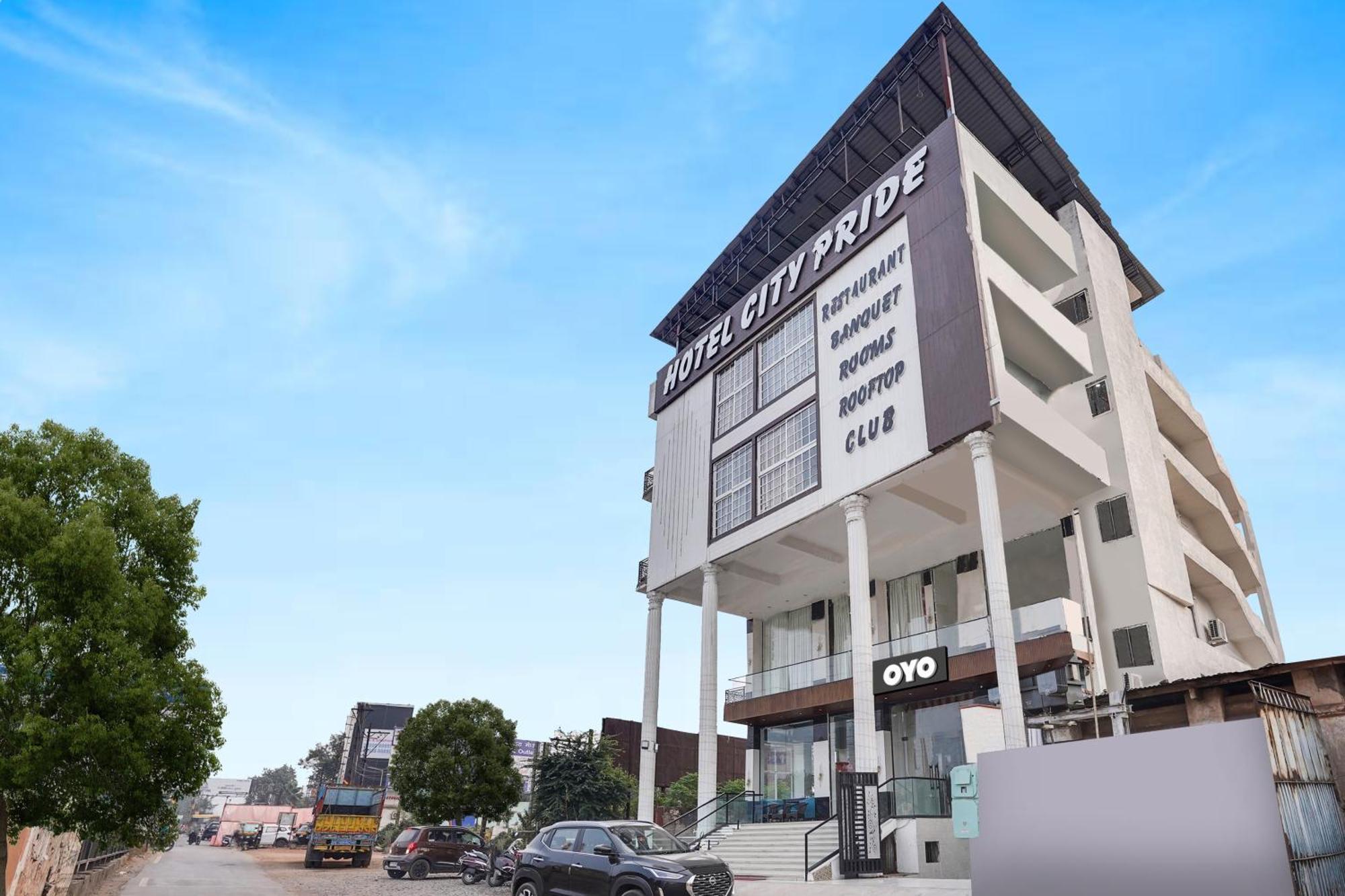 Townhouse Amanaka Formerly Hotel City Pride Rāipur Extérieur photo