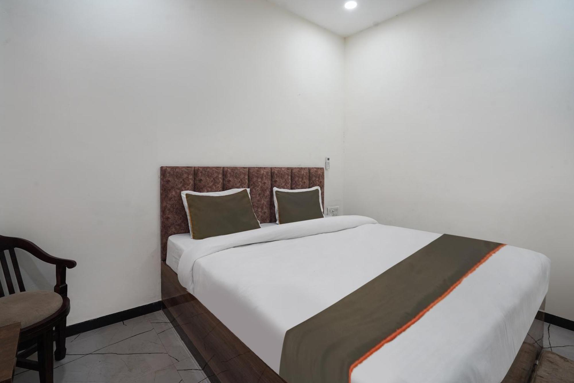Townhouse Amanaka Formerly Hotel City Pride Rāipur Extérieur photo